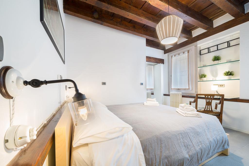Ve.N.I.Ce Cera Casa Santo Stefano Apartment Venesia Bagian luar foto