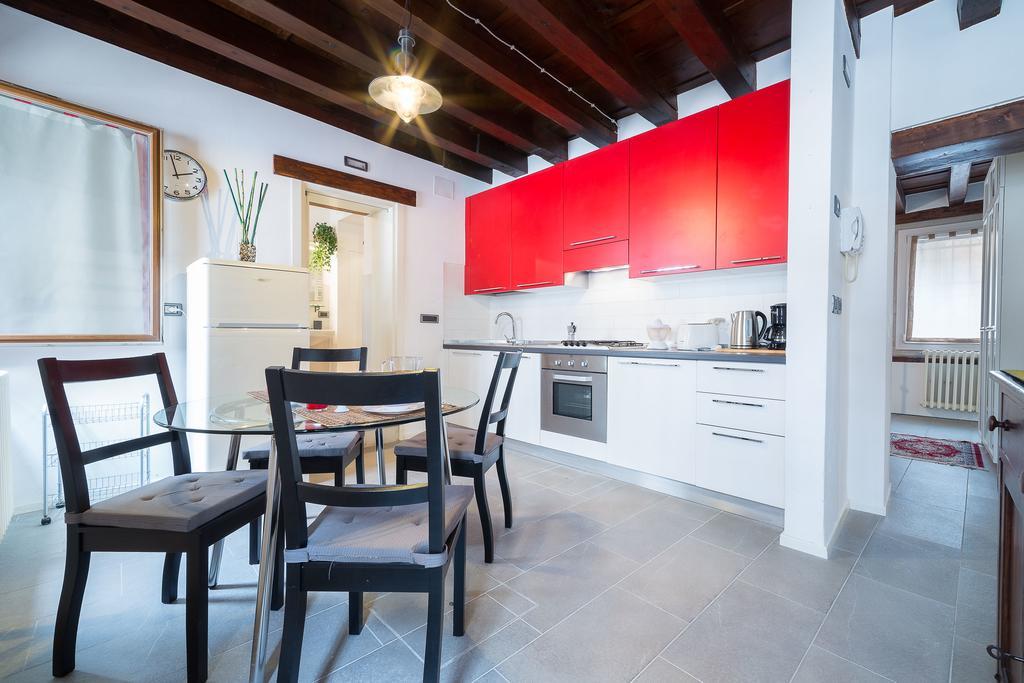 Ve.N.I.Ce Cera Casa Santo Stefano Apartment Venesia Bagian luar foto